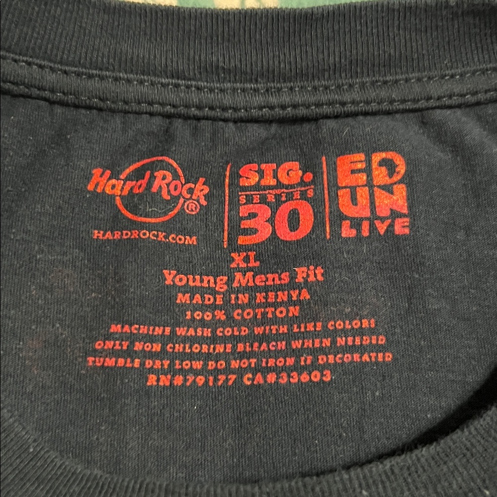 Hard Rock Cafe Young Men’s Fit Tee - Picture 3 of 6